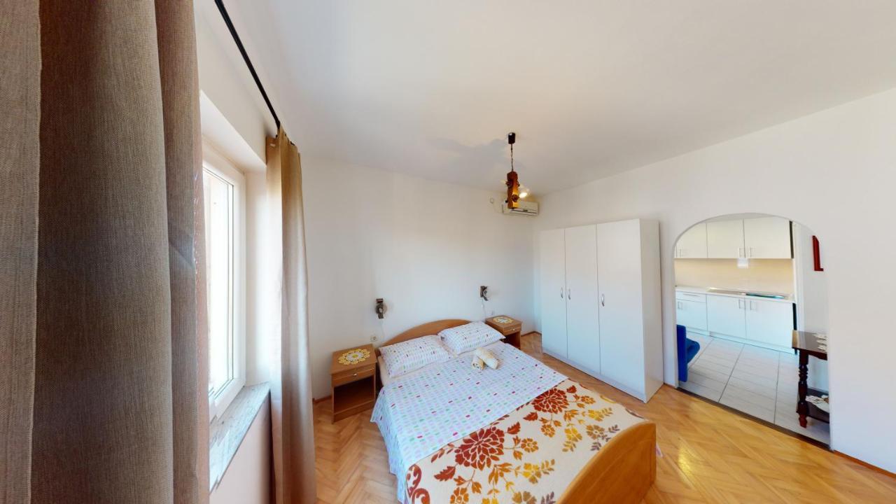 Apartments Riva Metajna Exteriér fotografie