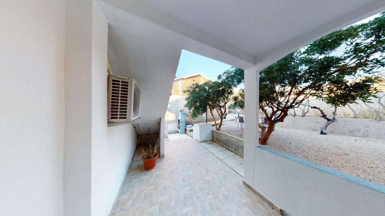 Apartments Riva Metajna Exteriér fotografie