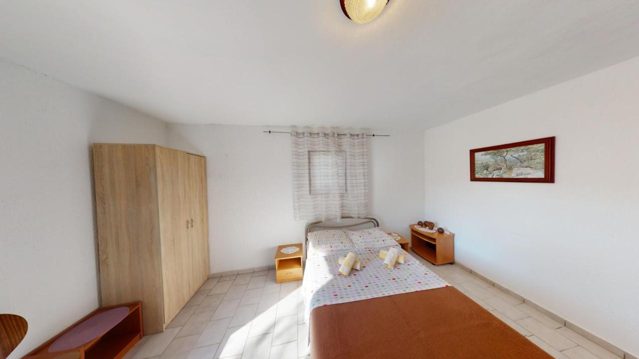 Apartments Riva Metajna Exteriér fotografie