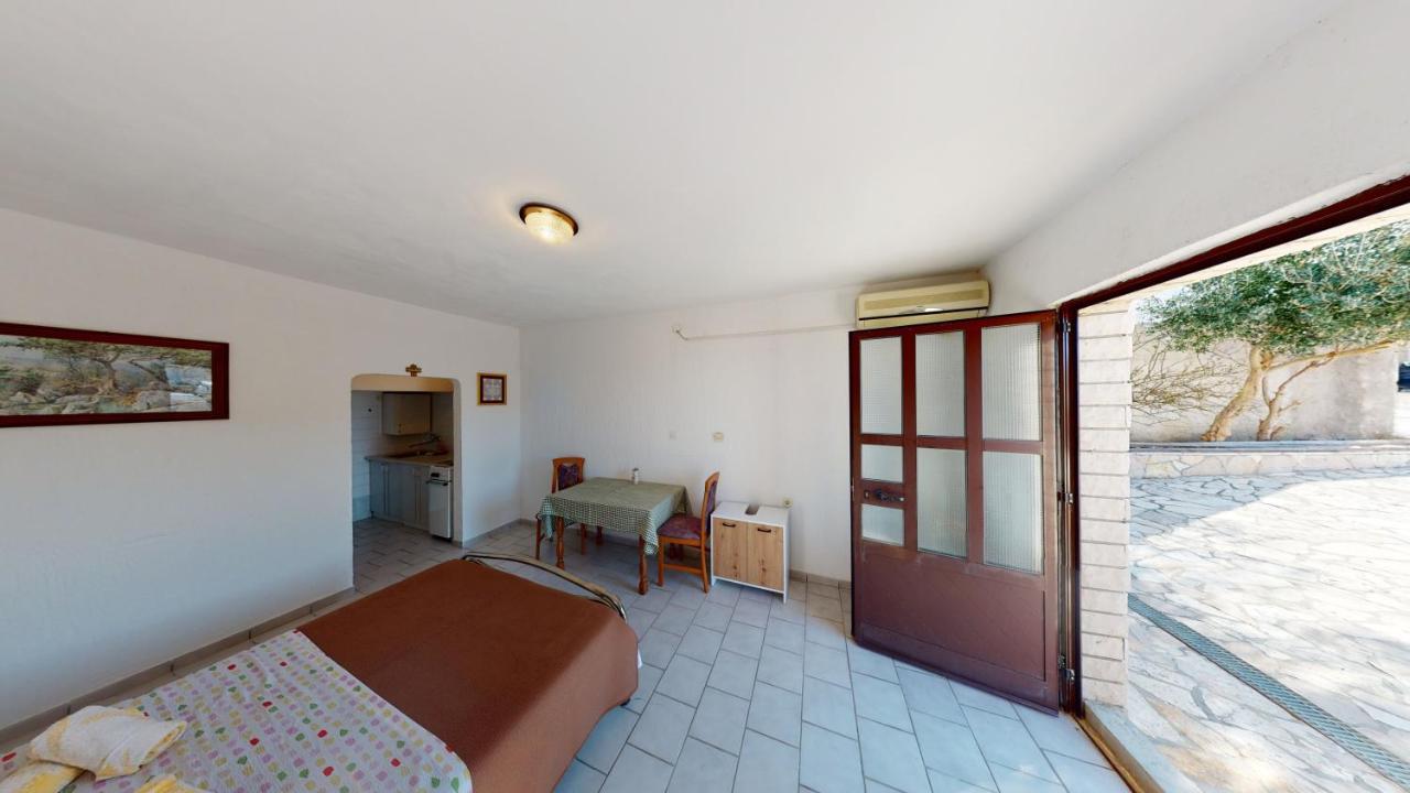 Apartments Riva Metajna Exteriér fotografie
